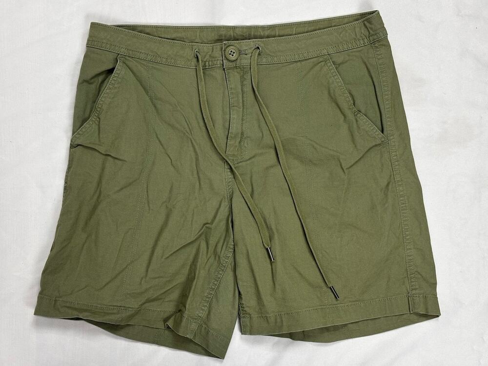 Eddie Bauer Women’s 10 Army Green Shorts Flat Front Pockets Bermudas 6.5” Inseam